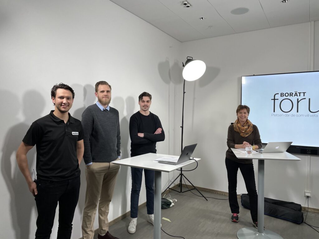 Visar medverkande Experterna Patrik Zytomierski, Måns Ahlberg och Fredrik Larsson. Annette Ullberg programledde.