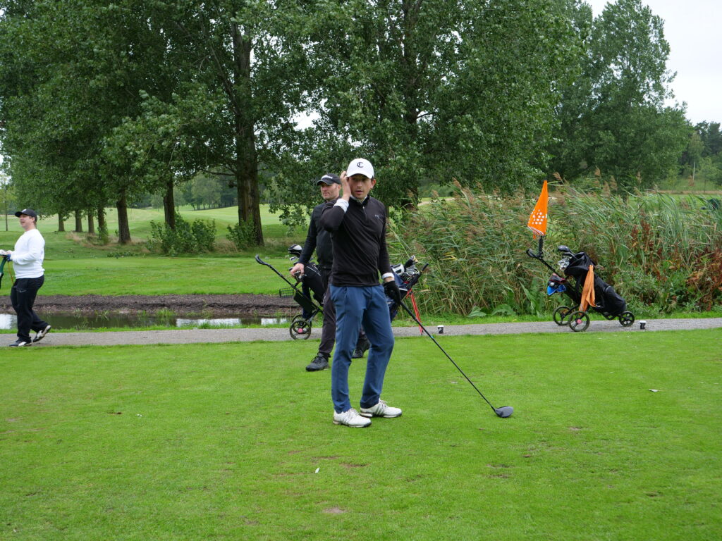 det blev en fin dag på golfbanan trots regn.