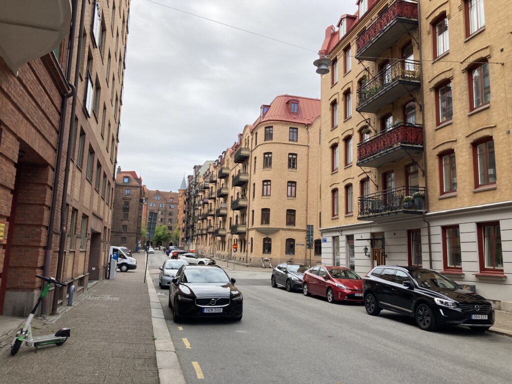 Dyr mark. Bostadsrättsföreningar får friköpa mark till 85 procent av taxeringsvärdet - men notan blir ändå för hög